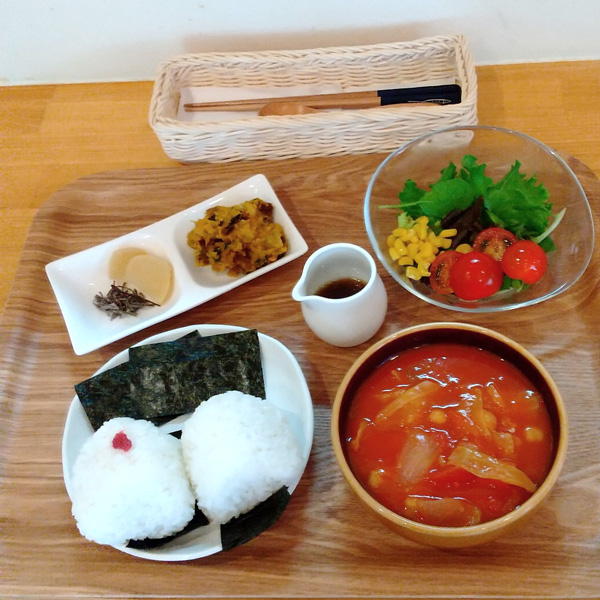 おにぎりとスープのセット